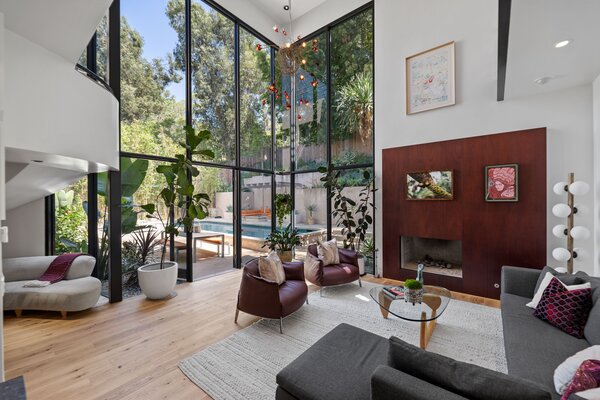 Floor-to-Ceiling Glazing Reigns in This Reimagined Hollywood Hills Home