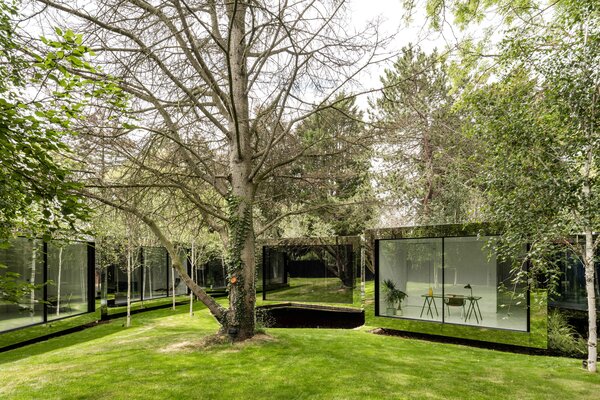 The Invisible House in Moreton Paddox, Warwickshire, is currently listed for £2,000,000 (approximately $2,295,000 USD) by The Modern House and co-listed with Knight Frank.