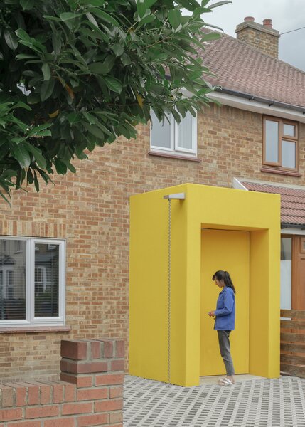 This London Terrace Home’s Prefab Addition Is Just Bananas