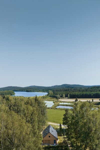 This Cute Lakeside Cabin in the Czech Republic Looks Like a Toy