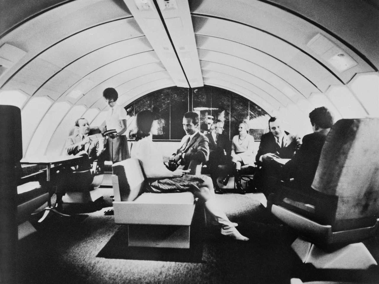 Pan Am Boeing 747 lounge