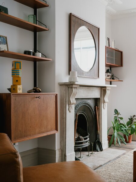 Many Hands Made Light Work of This Luminous Renovation in London