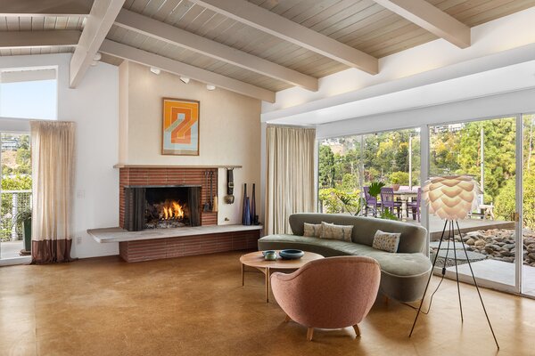 A Midcentury Home Packed With Next-Gen Tech Is Up for $2.8M in L.A.