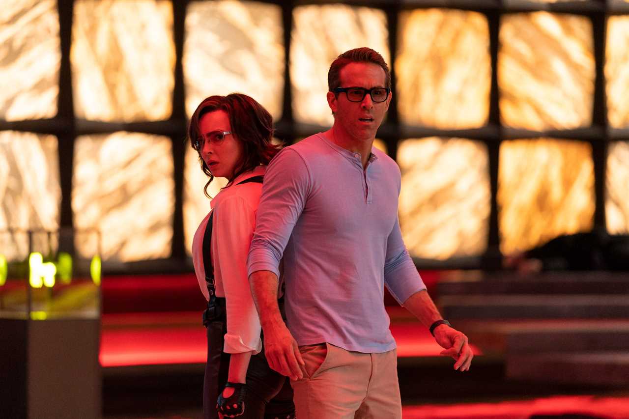 Jodie Comer and Ryan Reynolds in "Free Guy."