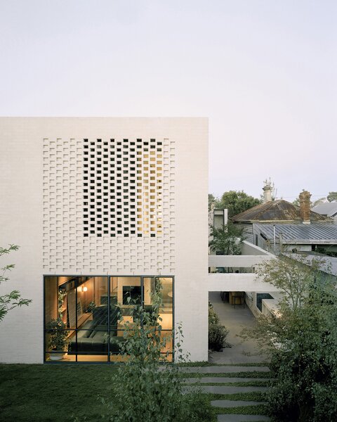 A Melbourne Home’s Fancy Brick Work Breaks the Mold