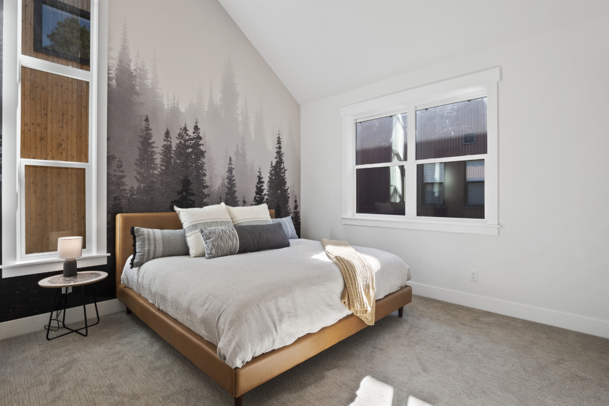 Make Your Apartment Walls Come to Life with These Renter-Friendly Wallpaper Ideas