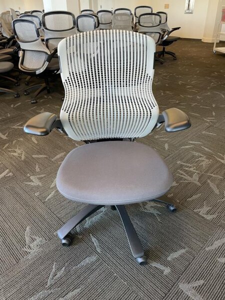 In the late aughts, Formway's Generation task chairs for Knoll replaced Herman Miller's Aeron in offices going for both ergonomics and status. Twitter's office was no exception.