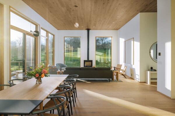 A Minimalist Home in Upstate New York Channels Its Natural Surroundings