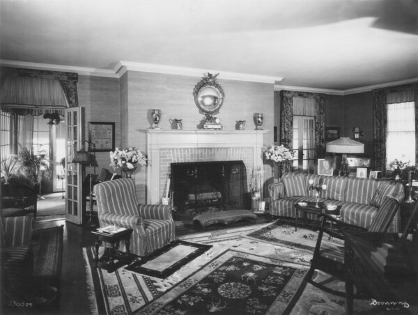 The New England lodge style depicted in classic 1940s and ’50s Christmas films takes influence from common elements—like decorative fireplaces, textured wallpaper, and tall windows—of real 20th-century accommodations like the Grand View Lodge in Greenwich, Connecticut.