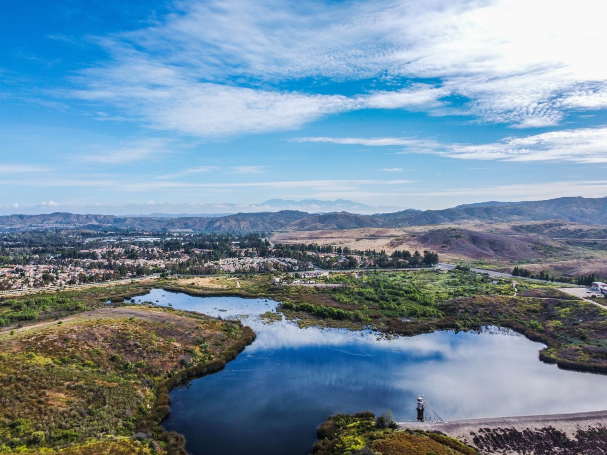 view of irvine from one of the irvine suburbs