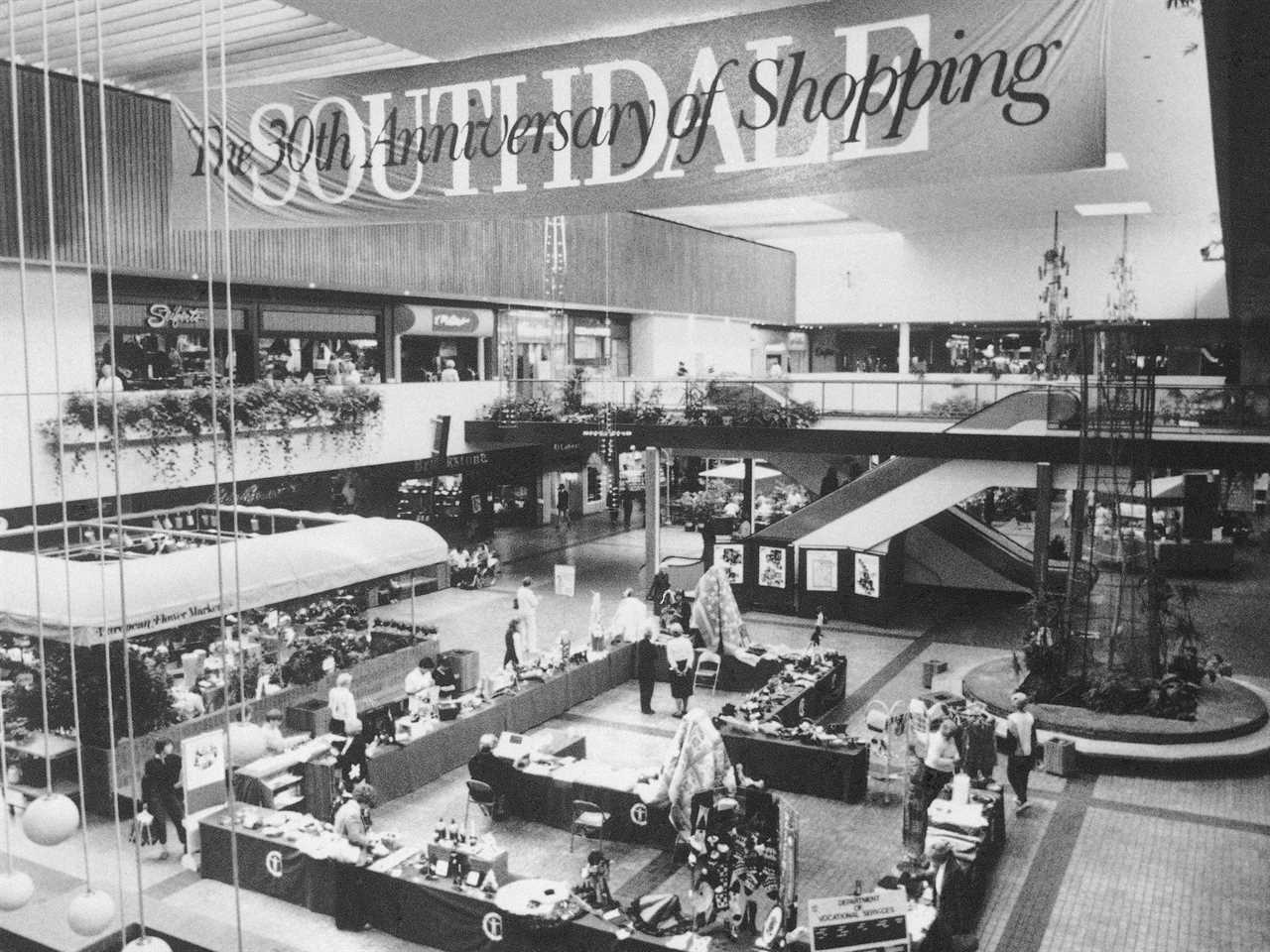 View of Southdale Mall, the first mall in America, in 1986