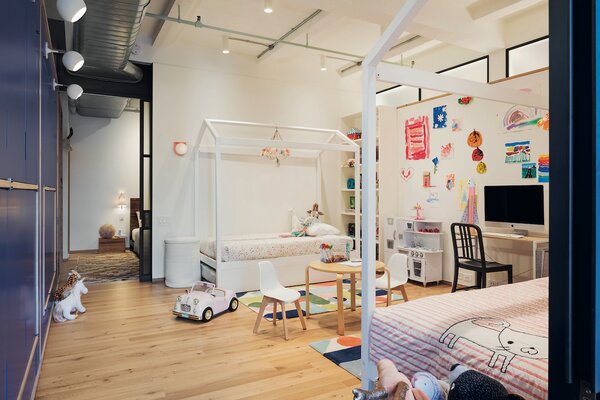 The use of the cabinets extends into the bedrooms. The architect chose reclaimed ash from local supplier The Hudson Company, which sources this hard and structural timber from old New England and Canadian barns. "It's a beautiful old-growth wood,