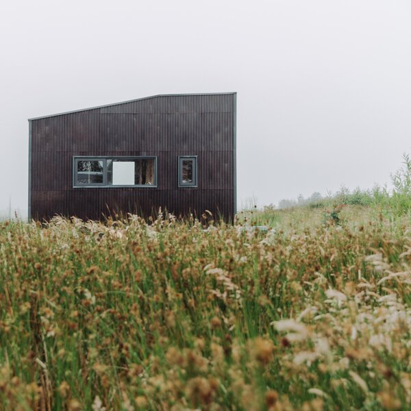 This Builder Is Making Tiny Homes With Hemp, Cork, and Wood. And They’ll Show You How to Do It