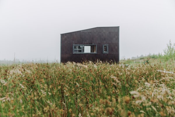 This Builder Is Making Tiny Homes With Hemp, Cork, and Wood. And They’ll Show You How to Do It