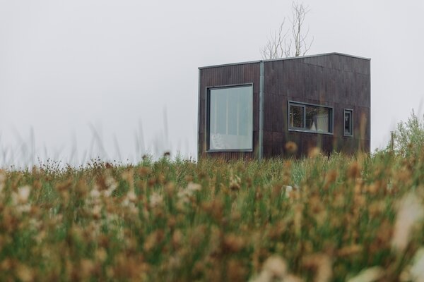 This Builder Is Making Tiny Homes With Hemp, Cork, and Wood. And They’ll Show You How to Do It