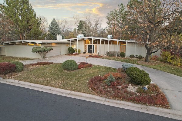 A Denver Midcentury Lists for the First Time in 40 Years