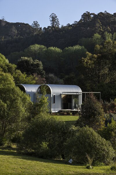 The home is located in Todds Valley, a 10-minute drive from Nelson, where architect William Samuels grew up—and one of the least affordable areas in New Zealand. 