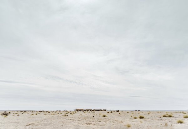 Monolithic Rammed Earth Walls Keep This Marfa Ranch House Insulated in the Desert Climate