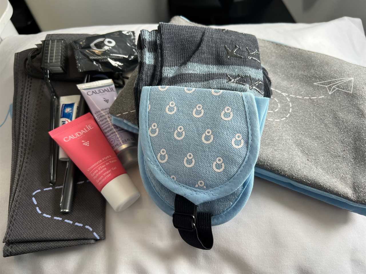 Flying on La Compagnie all-business class airline from Paris to New York — the items in the amenity kit.