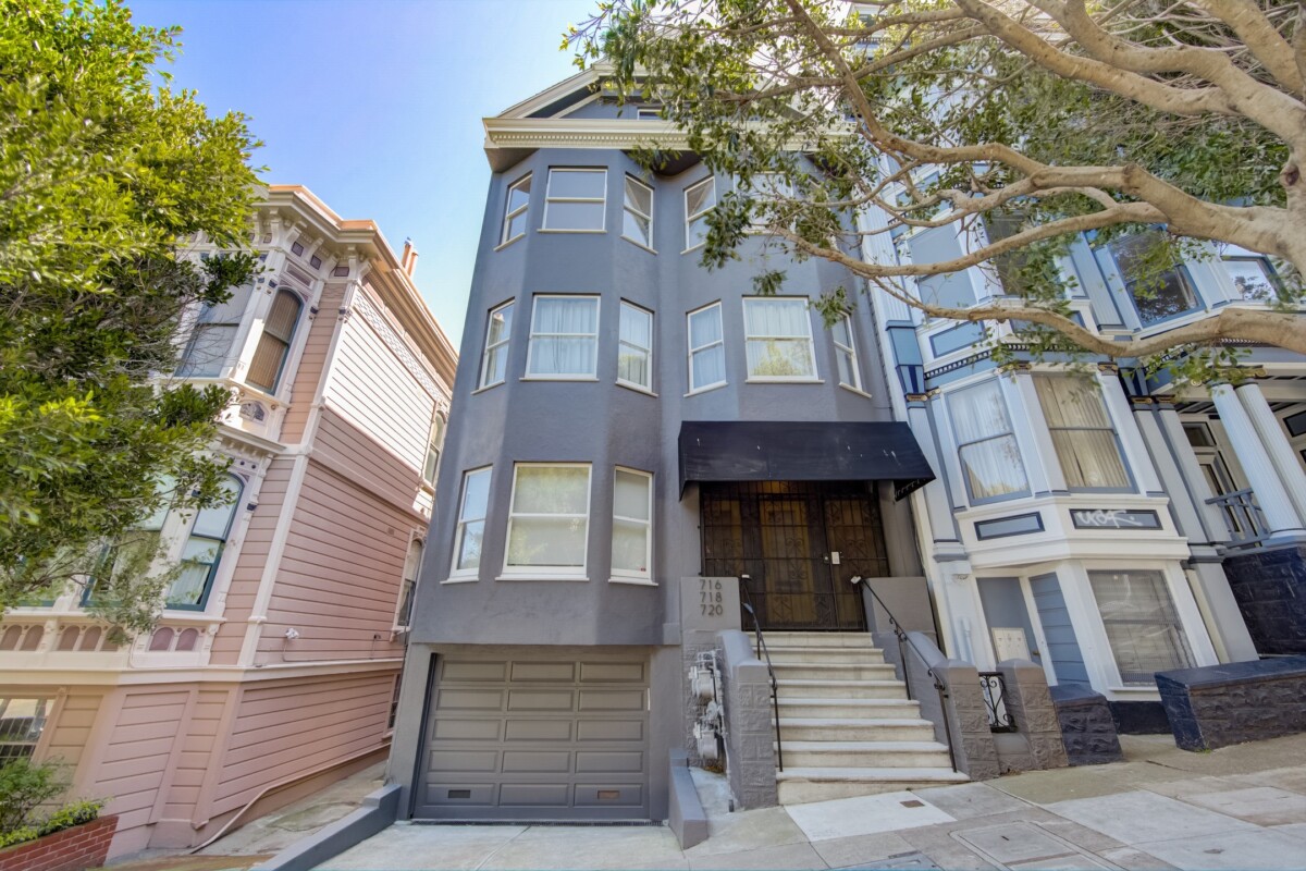 homes on a street in san francisco