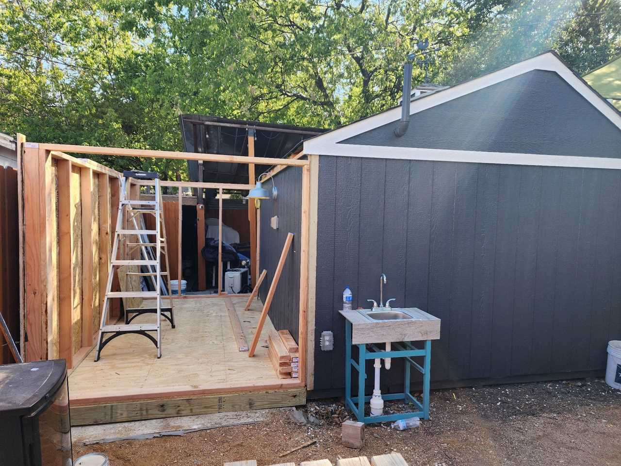 Blue shed with extra room