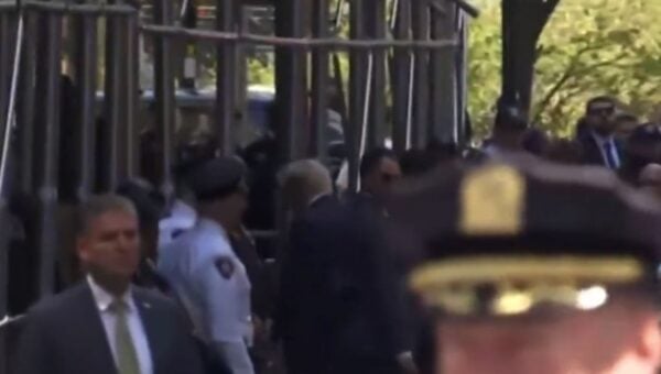 VIDEO: President Trump Takes Motorcade to NYC Court for Arraignment, Waves at Supporters – Arrives at Courthouse