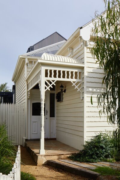 Mismatched Brick Bond Is the Best Part of This Cottage Renovation in Australia