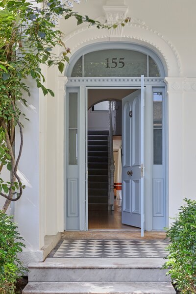 You’ll Never Guess the House Attached to This Concrete Extension