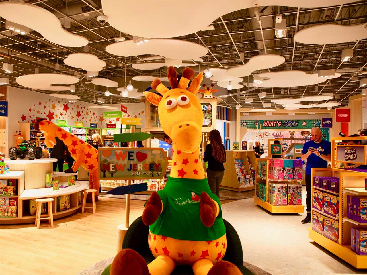 Toys R Us interior