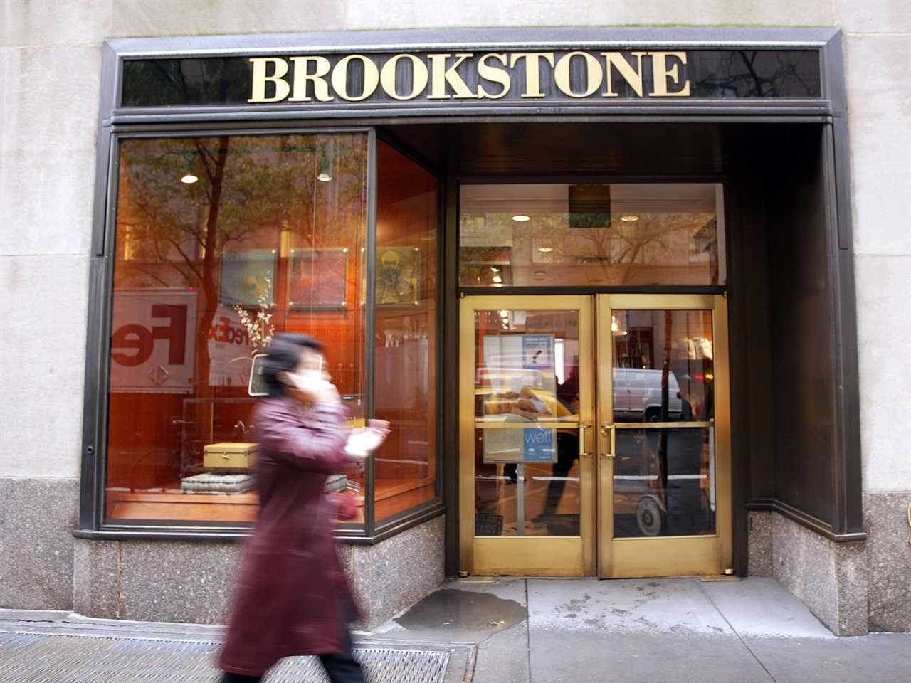 brookstone