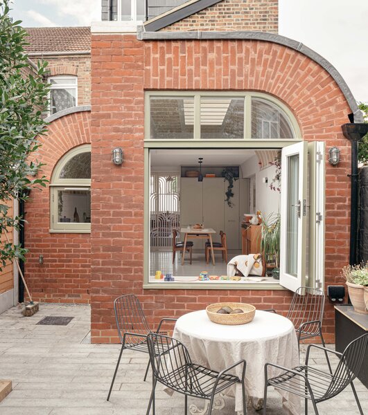 A Buoyant, Ark-Like Addition Brings a Sea Change to a Family’s London Home