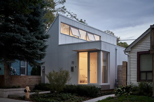 Corrugated Metal Sets a Home Apart in a Tight-Knit Toronto Neighborhood