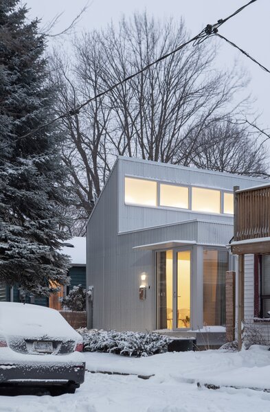 Corrugated Metal Sets a Home Apart in a Tight-Knit Toronto Neighborhood