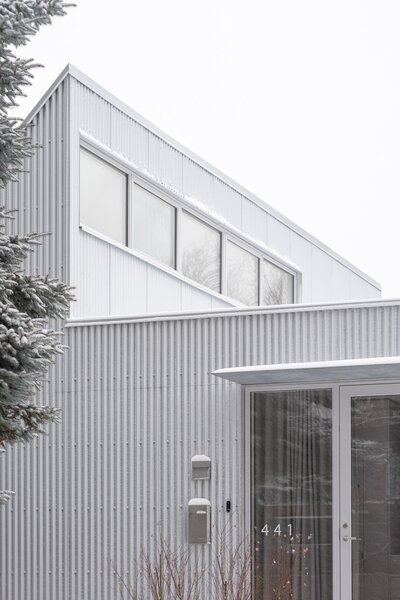 Corrugated Metal Sets a Home Apart in a Tight-Knit Toronto Neighborhood