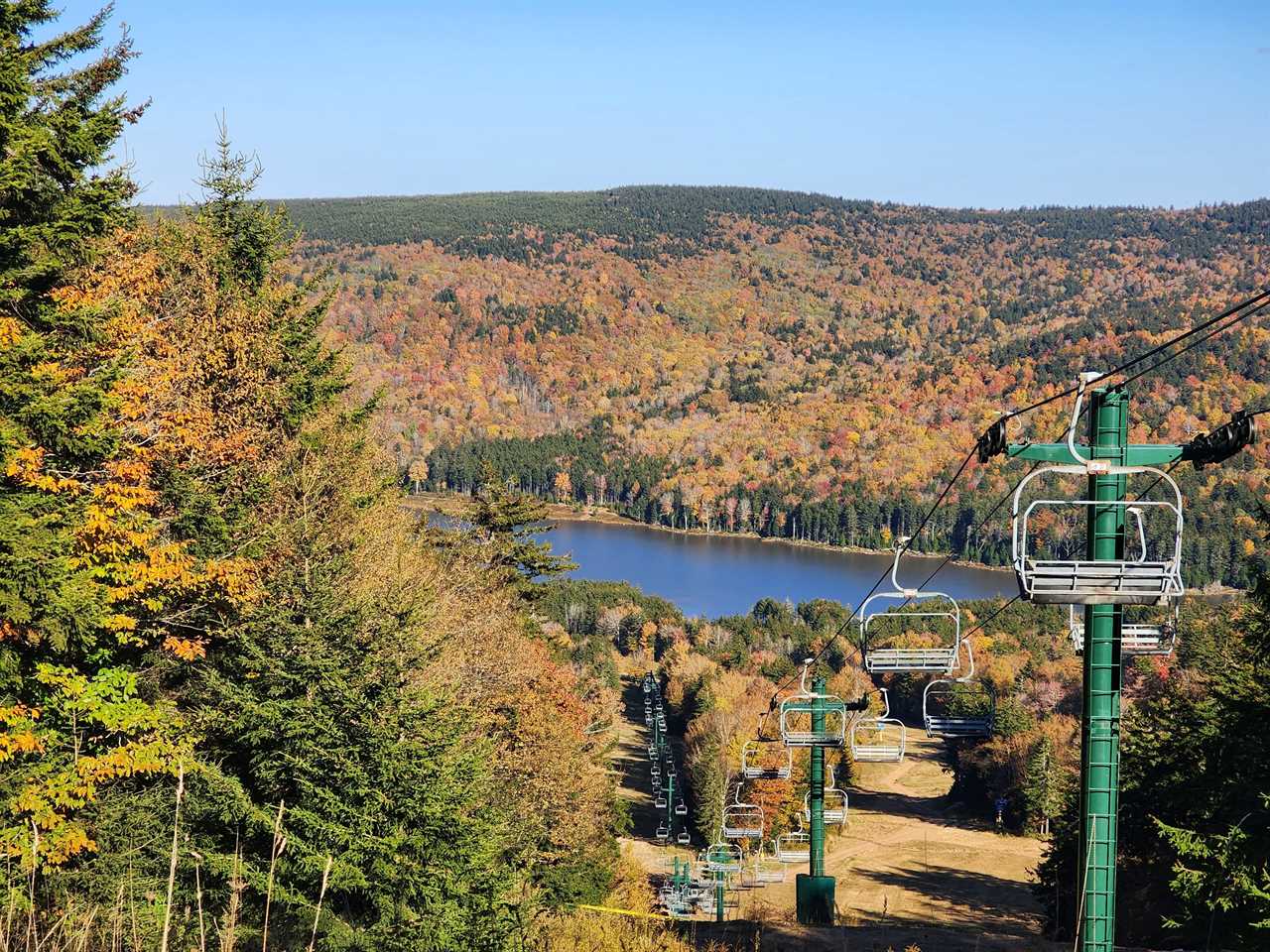 a ski left during the fall