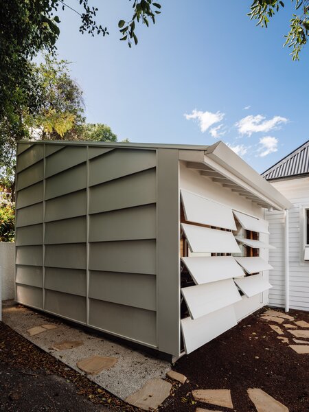 Statement-Making Louvers Keep This Renovated Australian Home Cool and Secluded