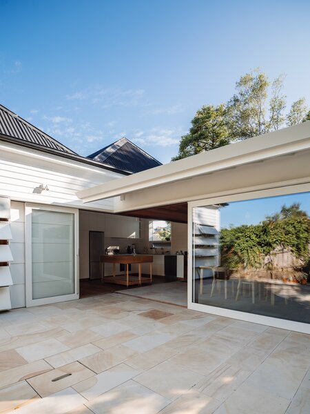 Statement-Making Louvers Keep This Renovated Australian Home Cool and Secluded