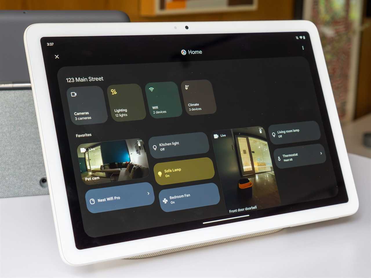 The Google Pixel Tablet showing Hub Mode for smart home controls.