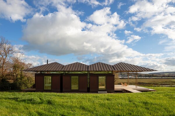 A Skeletal Roof Gives Good Bones a Whole New Meaning at This Country Home