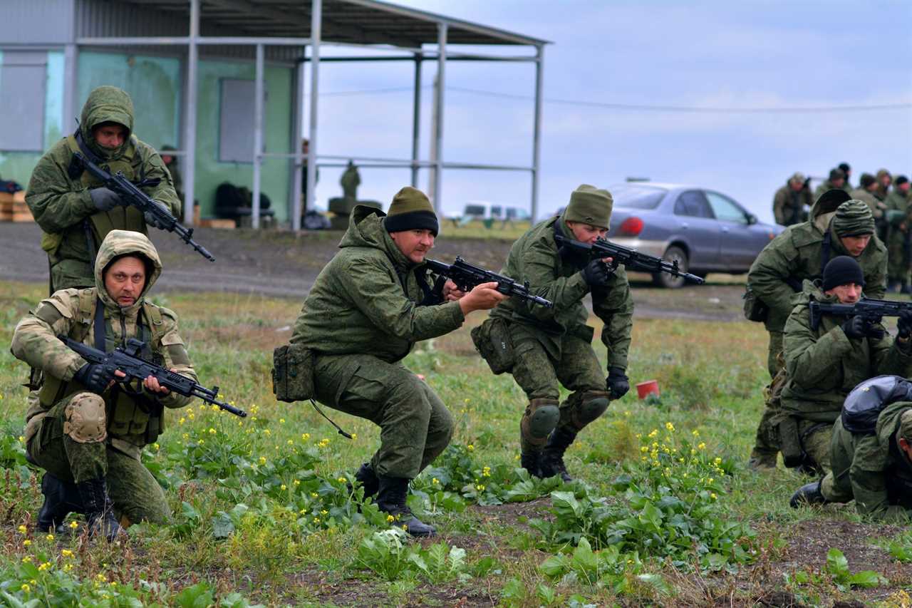 Russia conscript soldiers military training