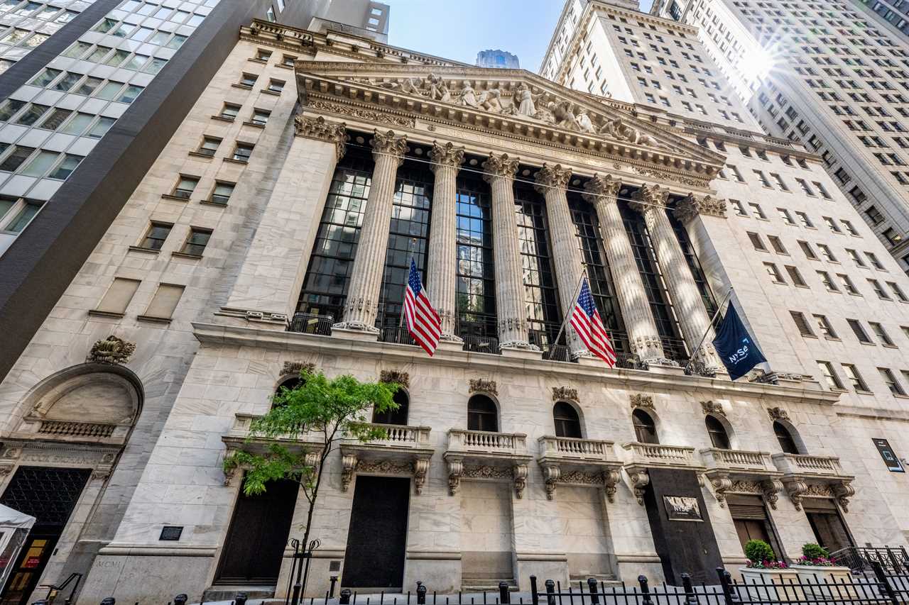 US investors new york stock exchange wall street