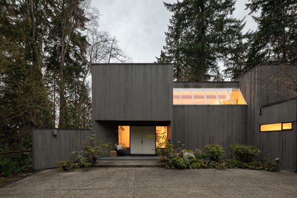 In Vancouver, an Award-Winning Home by James K.M. Cheng Asks $3.1M