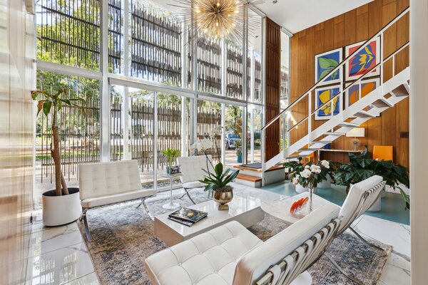 A Dazzling Midcentury Just Hit the Market for the First Time in Savannah