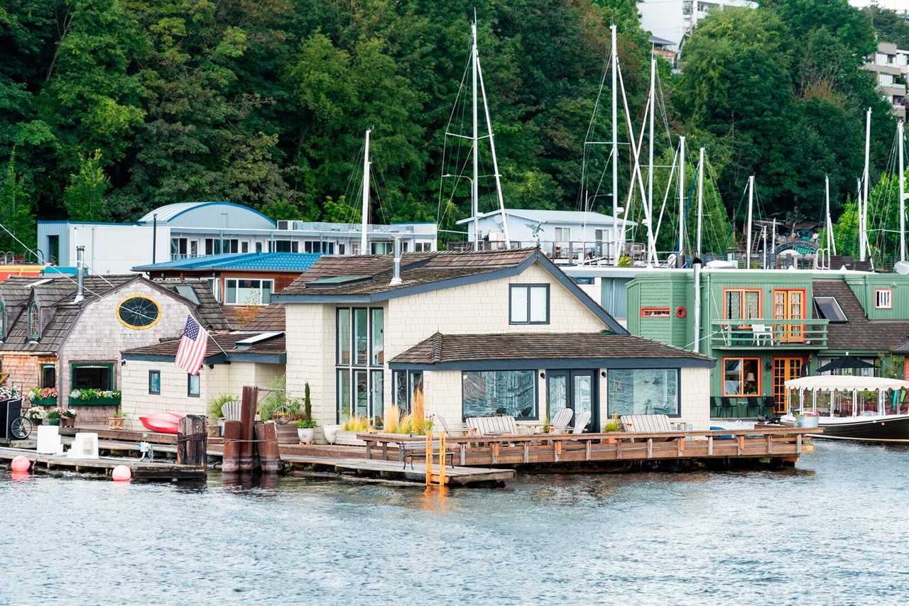 How the Sleepless in Seattle Houseboat Gave the Hit Rom-Com a Dose of Realism