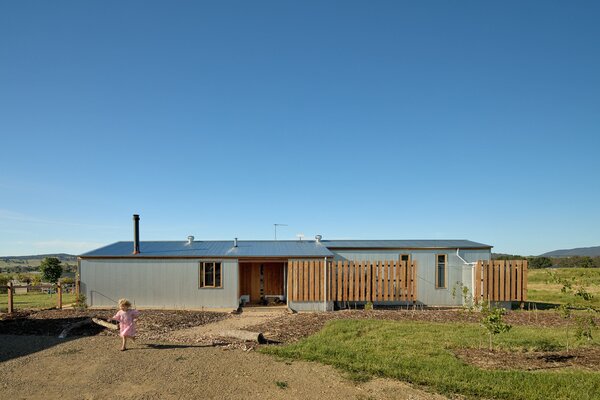 Corrugated Steel Gives This Off-Grid Home in Australia the Feel of a Farm Building