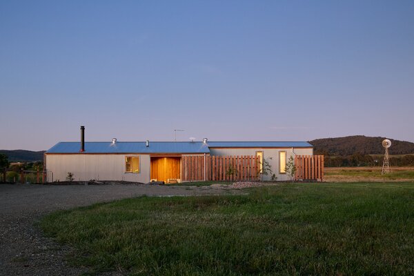 Corrugated Steel Gives This Off-Grid Home in Australia the Feel of a Farm Building