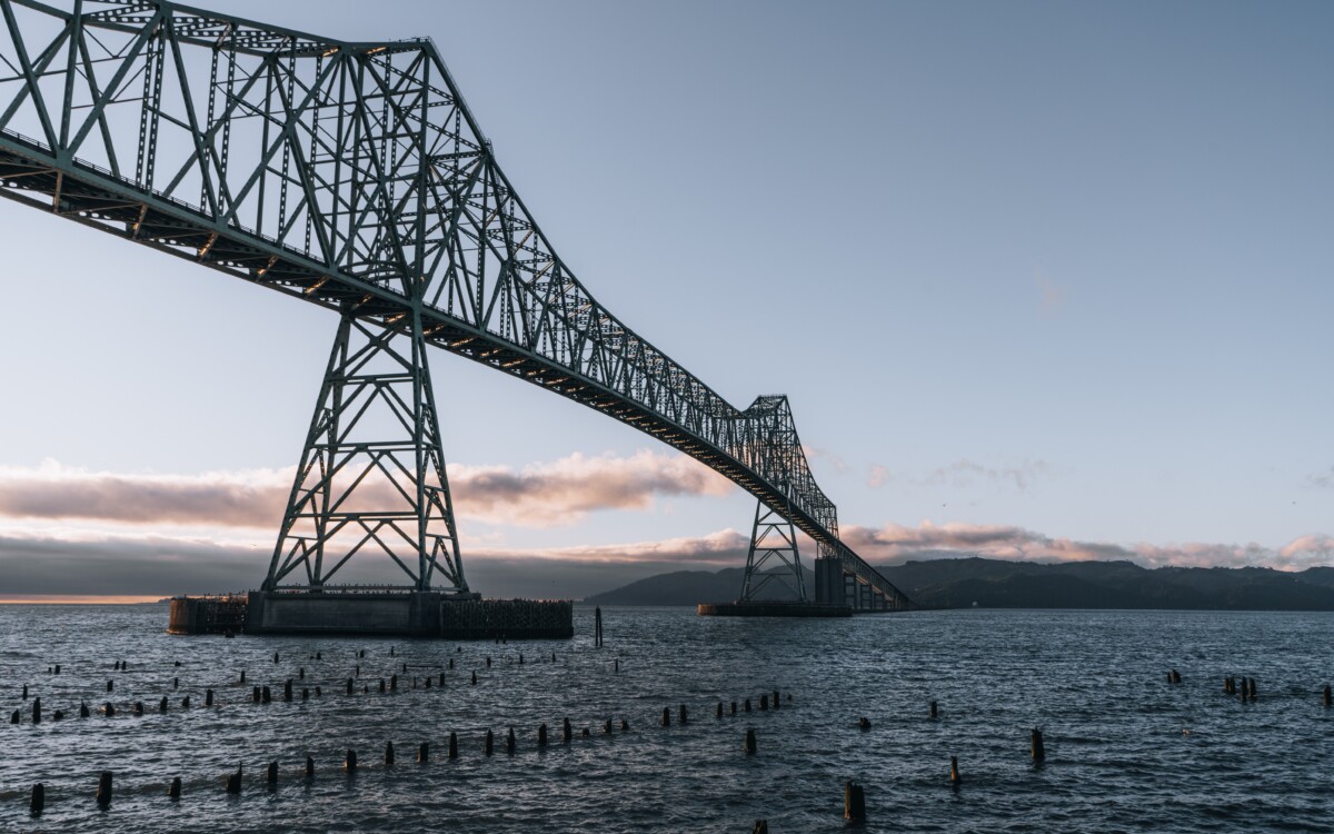 astoria oregon bridge at dusk