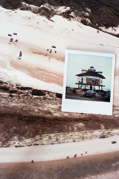 Katie’s Light, a vacation rental turned home on Amelia Island in Florida is a near-exact replica of Maryland’s iconic Thomas Point Shoal Lighthouse.