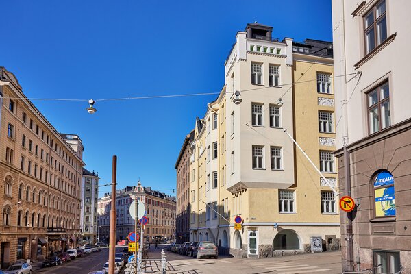 The renovated apartment is conveniently situated in the quiet area of Jääkärinkatu, Helsinki.