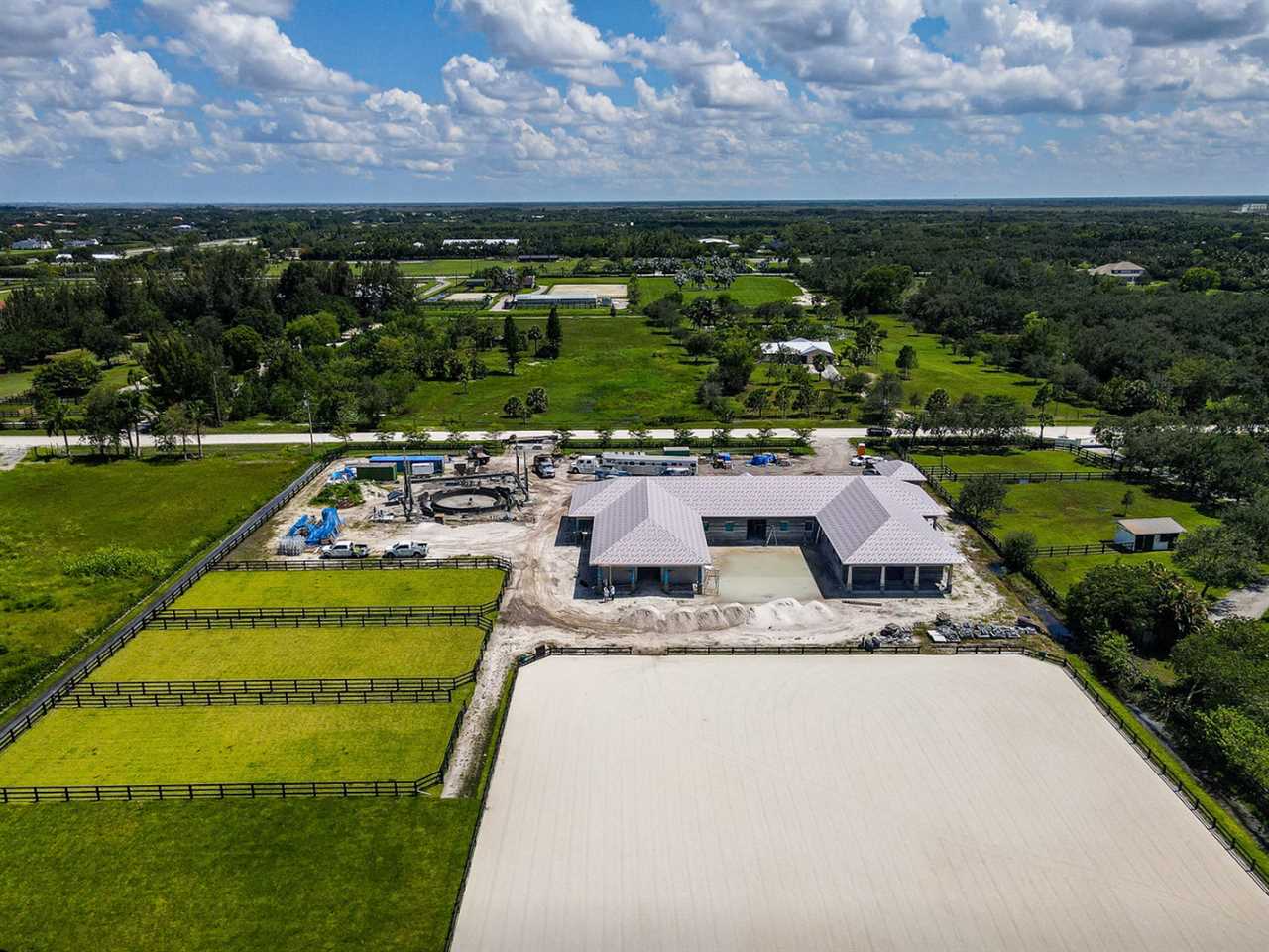 Aerial view of the exterior of Printed Farms' 3D-printed horse barn